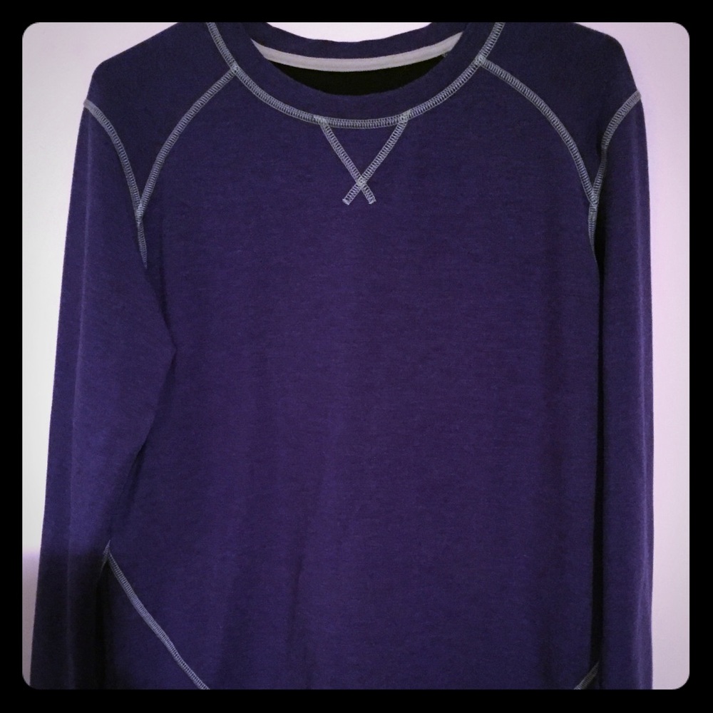 Women’s activewear sweatshirt